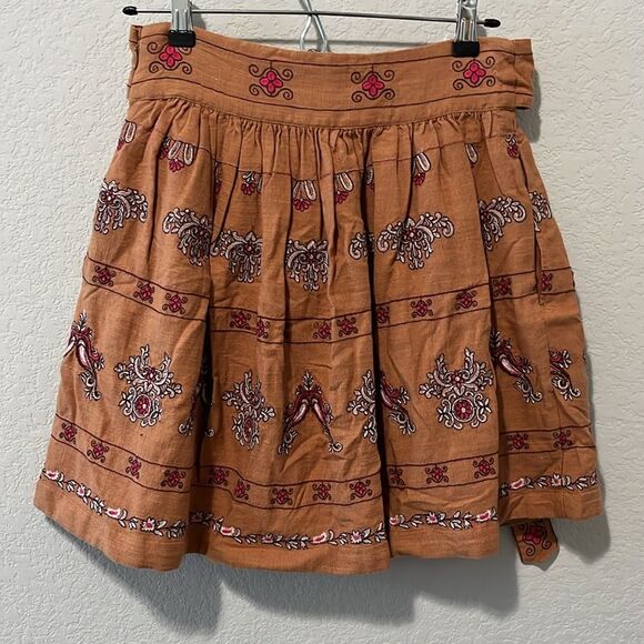ANTHROPOLOGIE Meghan Embroidered Mini Skirt, Tan/Pink, Size 4 - Picture 6 of 9